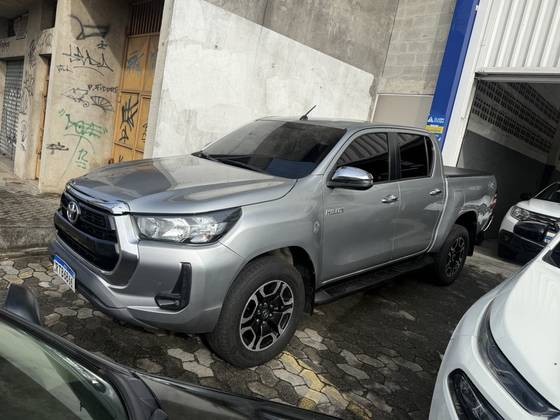 TOYOTA HILUX 2.7 VVT-i FLEX CD SRV 4X2 AUTOMÁTICO